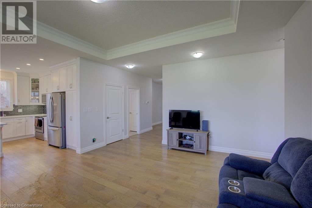 745 KROTZ STREET EAST Image 14