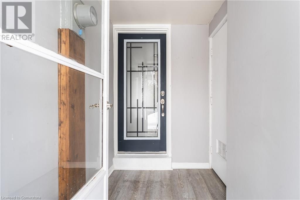 68 GLEDHILL CRESCENT Image 3