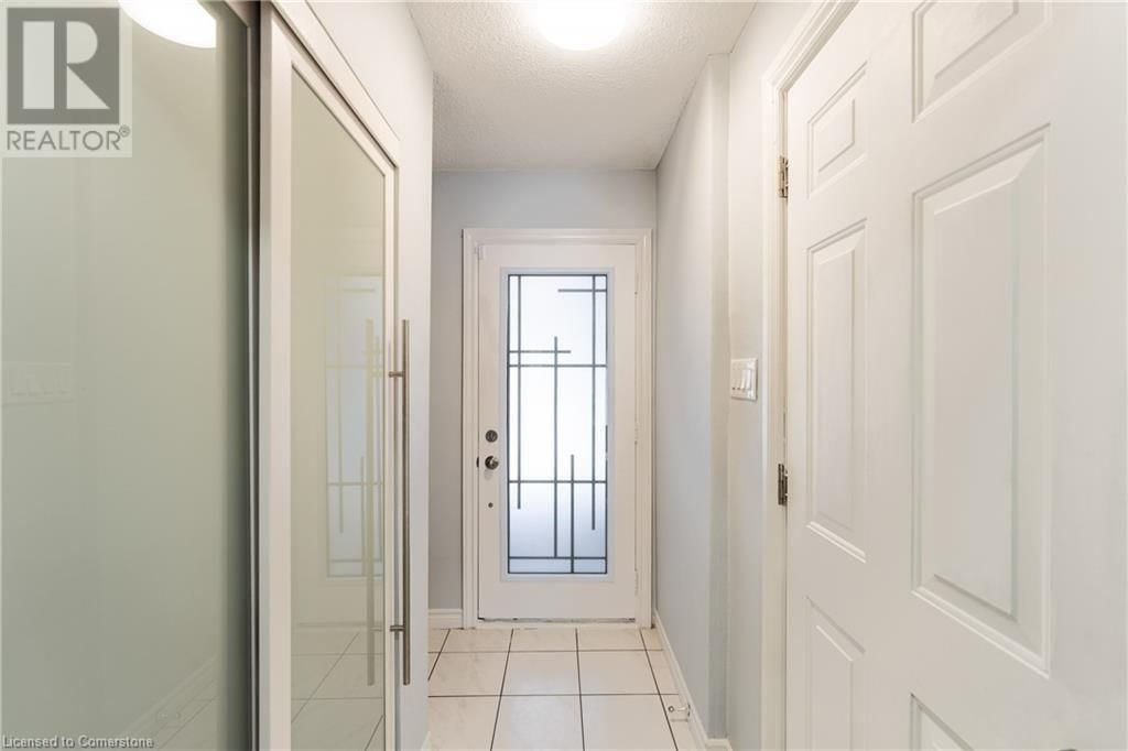 68 GLEDHILL CRESCENT Image 4