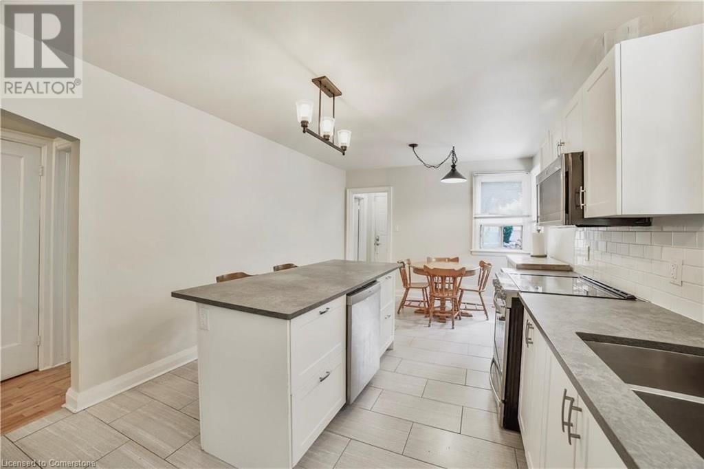 96 EAST 21ST STREET Image 14