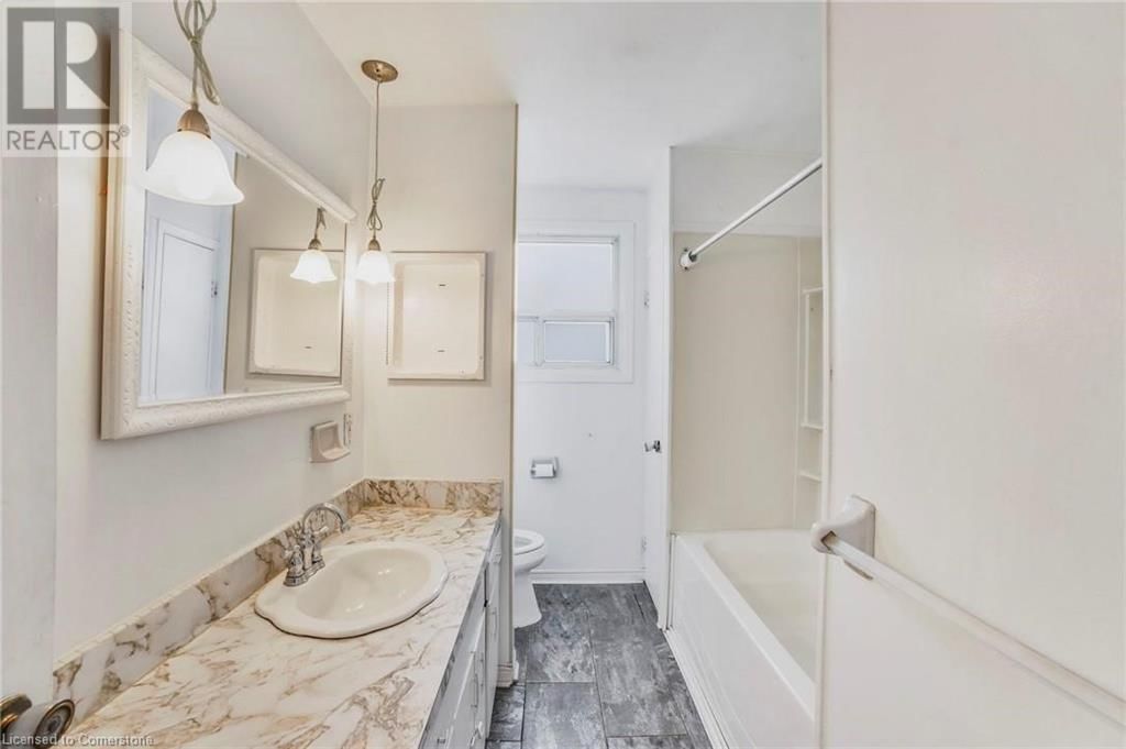 96 EAST 21ST STREET Image 26