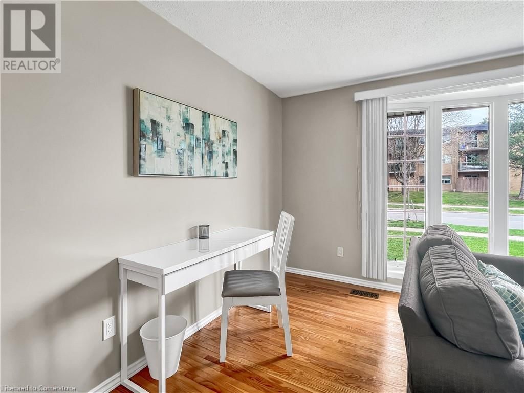 267 KINGSWOOD DRIVE Image 11