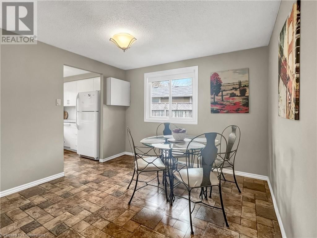 267 KINGSWOOD DRIVE Image 12
