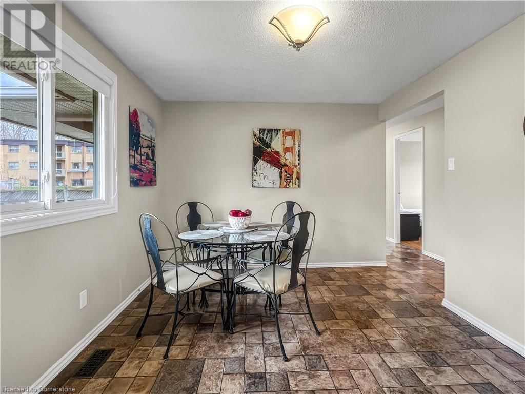 267 KINGSWOOD DRIVE Image 13