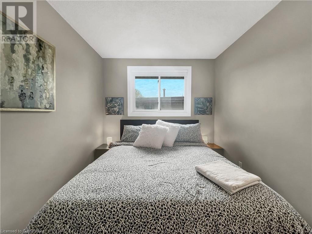 267 KINGSWOOD DRIVE Image 19