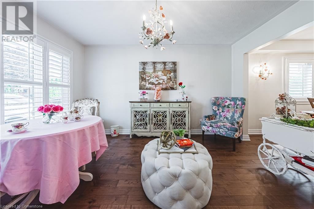 2 ANTOINETTE COURT Image 6