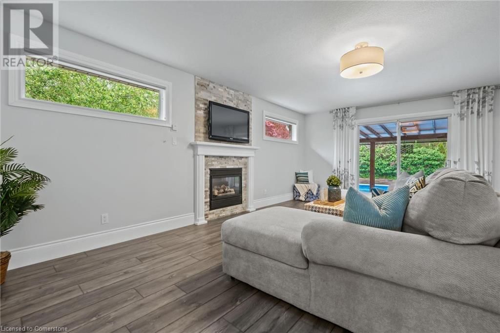 52 BOND COURT Image 11