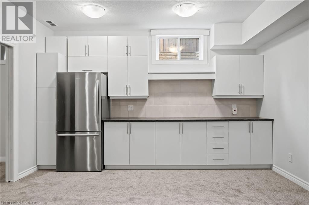 52 BOND COURT Image 27