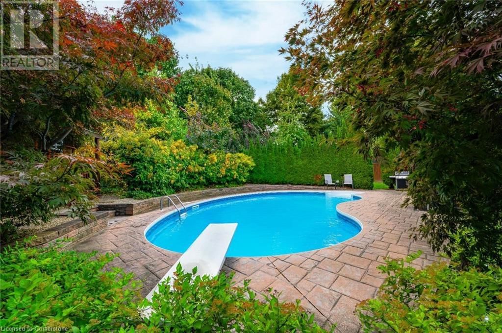 52 BOND COURT Image 3