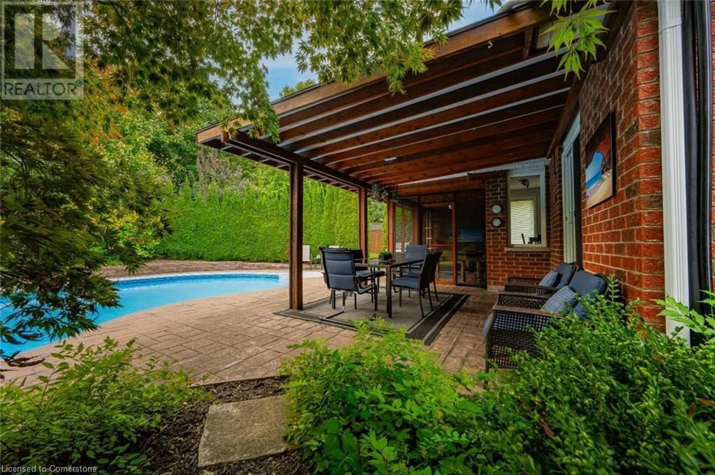 52 BOND COURT Image 32