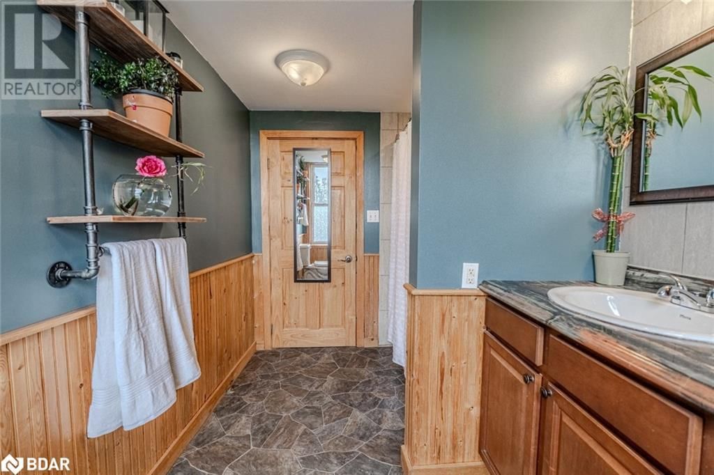 1601 PENETANGUISHENE ROAD Image 12