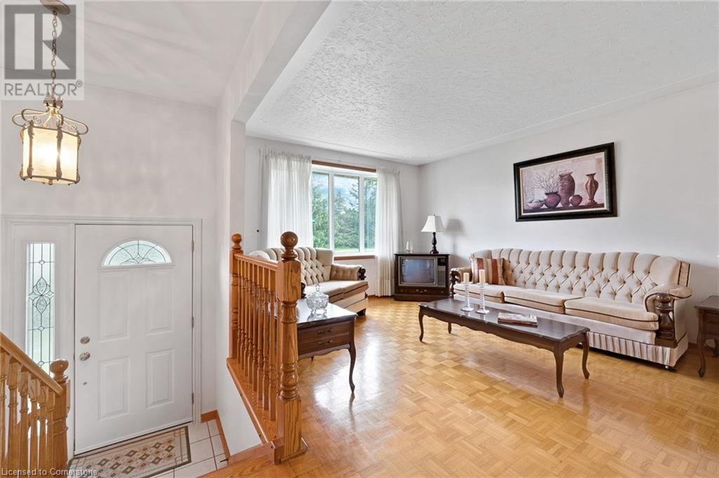 265 CHAMPLAIN BOULEVARD Image 11
