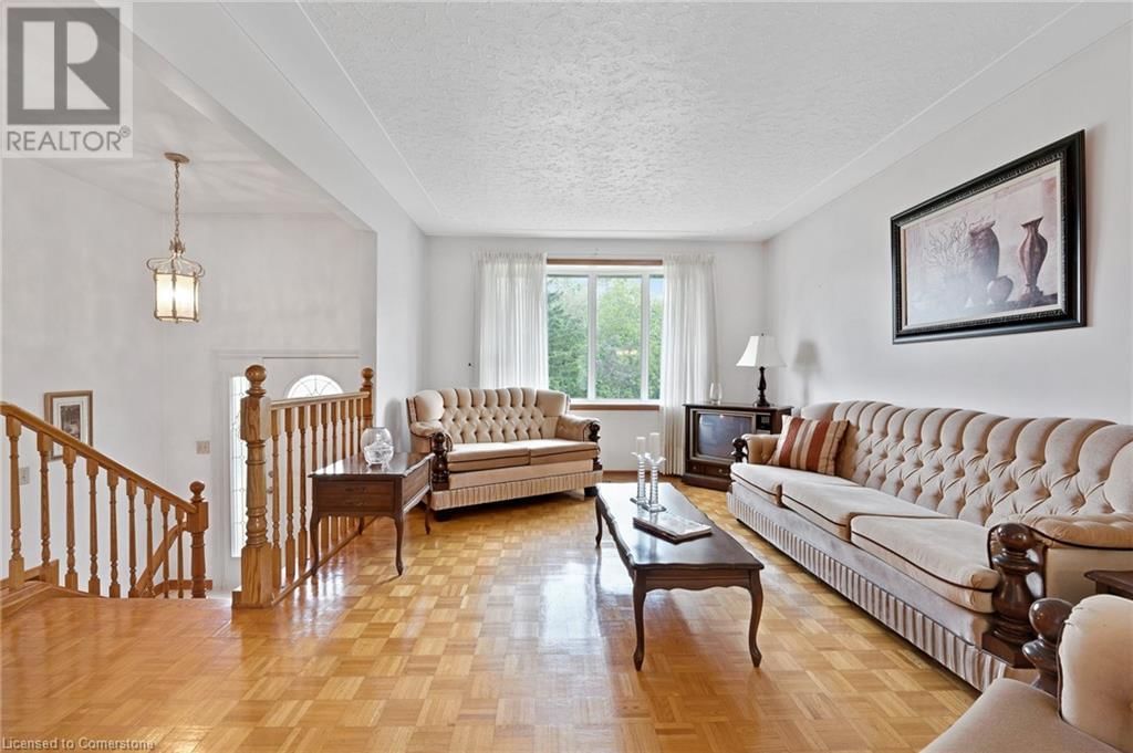 265 CHAMPLAIN BOULEVARD Image 12