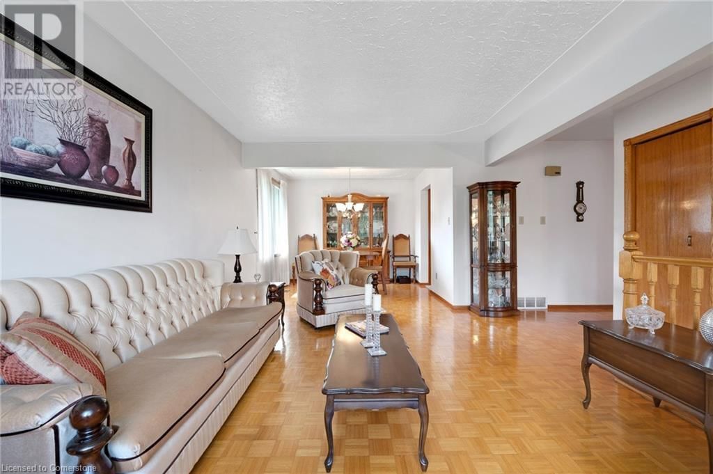 265 CHAMPLAIN BOULEVARD Image 14