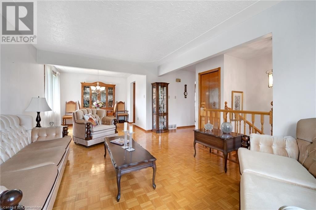 265 CHAMPLAIN BOULEVARD Image 15