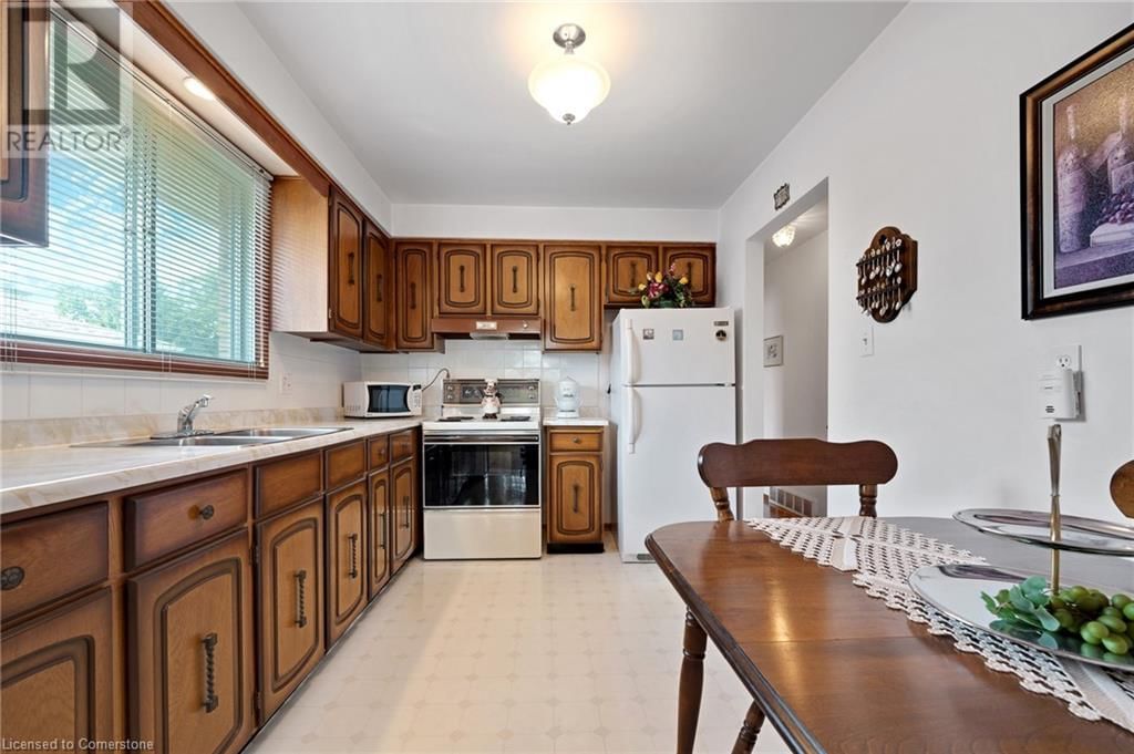 265 CHAMPLAIN BOULEVARD Image 20