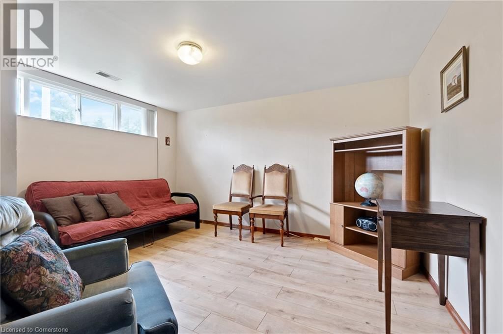 265 CHAMPLAIN BOULEVARD Image 31