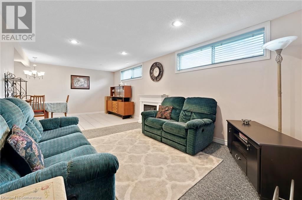 265 CHAMPLAIN BOULEVARD Image 32