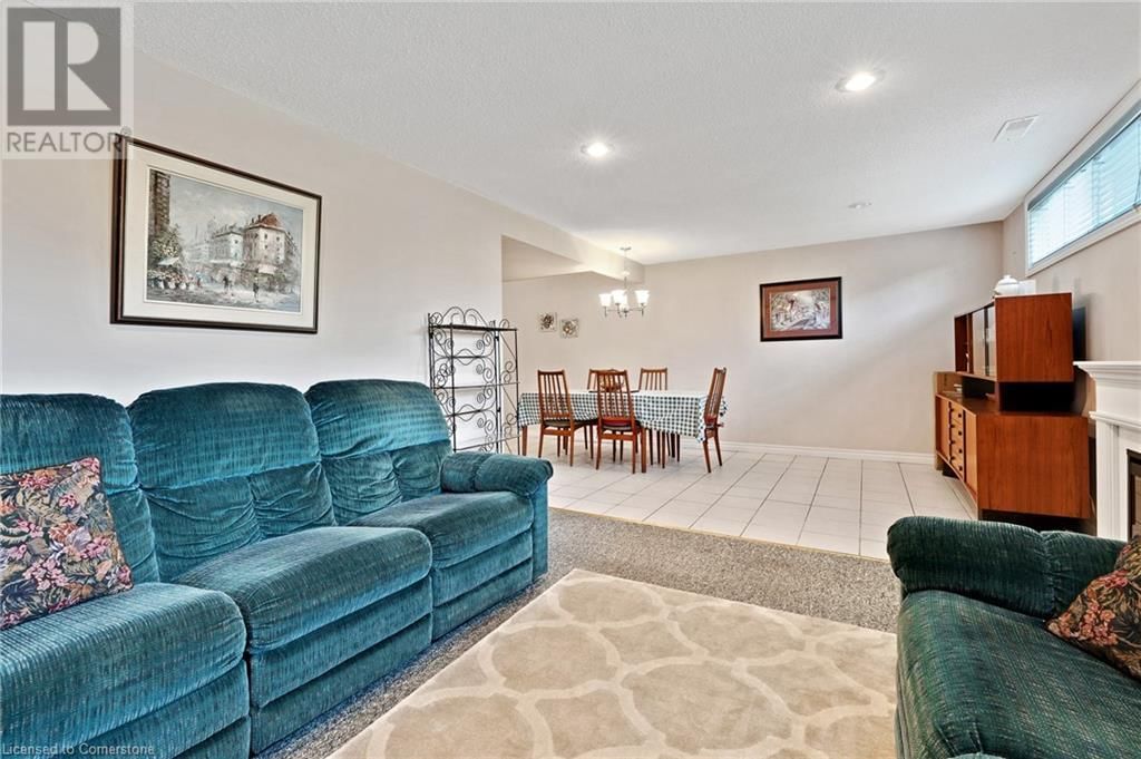 265 CHAMPLAIN BOULEVARD Image 33