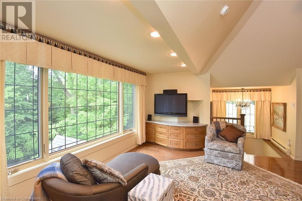 11 OAK KNOLL DRIVE Image 18