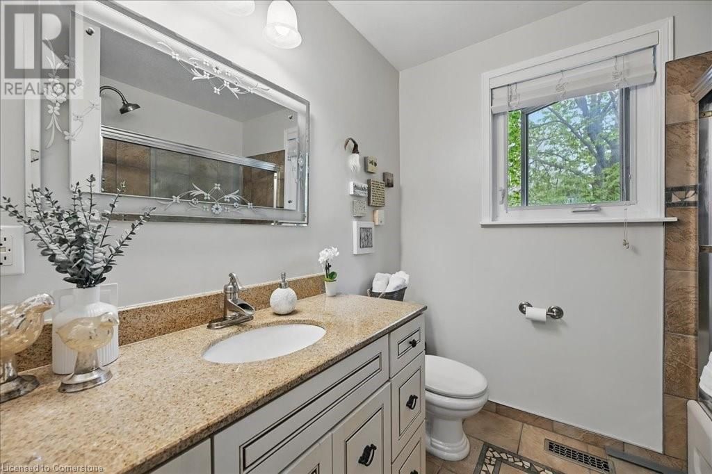 747 MULLIN WAY Image 24