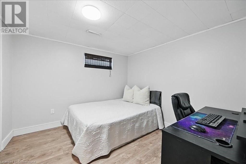 747 MULLIN WAY Image 31