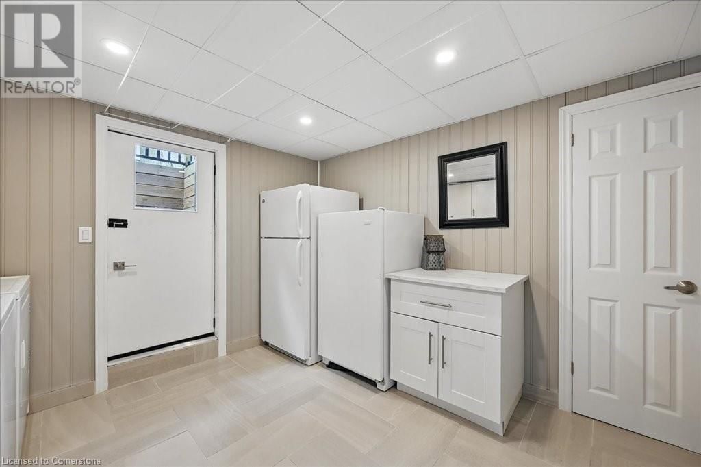 747 MULLIN WAY Image 34