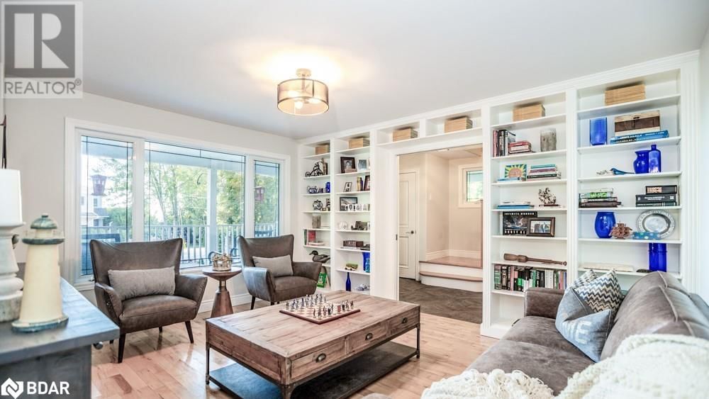 112 LAKESHORE ROAD WEST Image 18