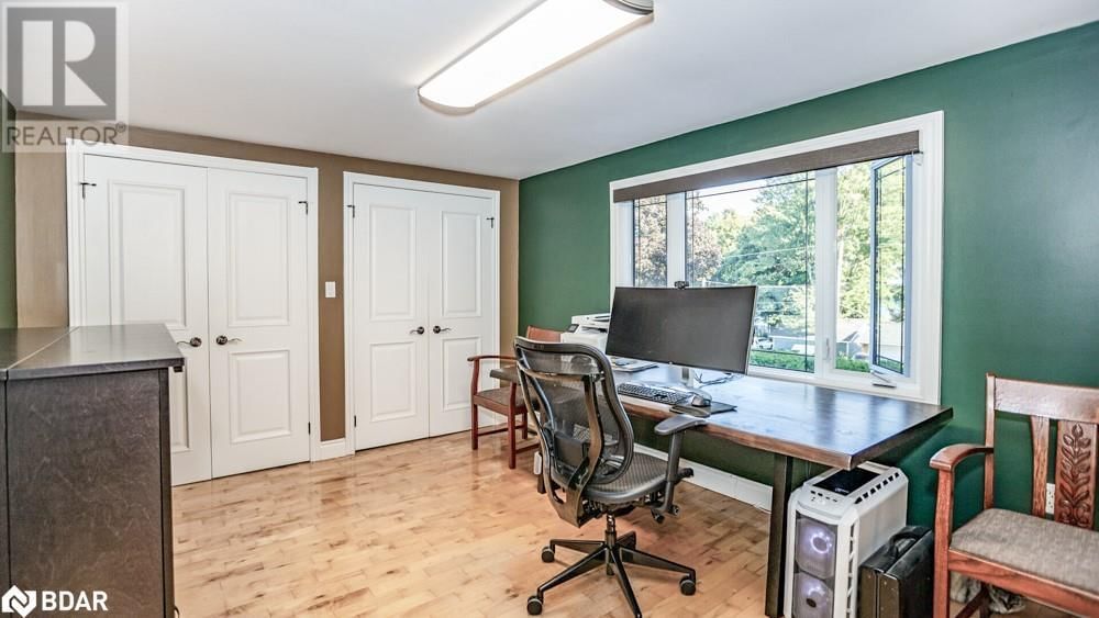 112 LAKESHORE ROAD WEST Image 21