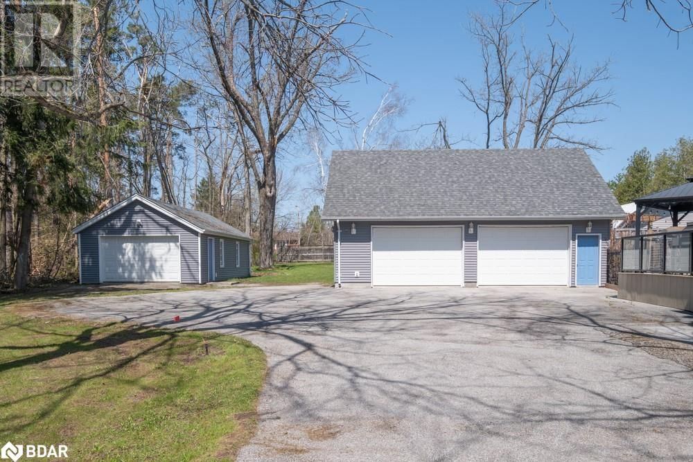 112 LAKESHORE ROAD WEST Image 8