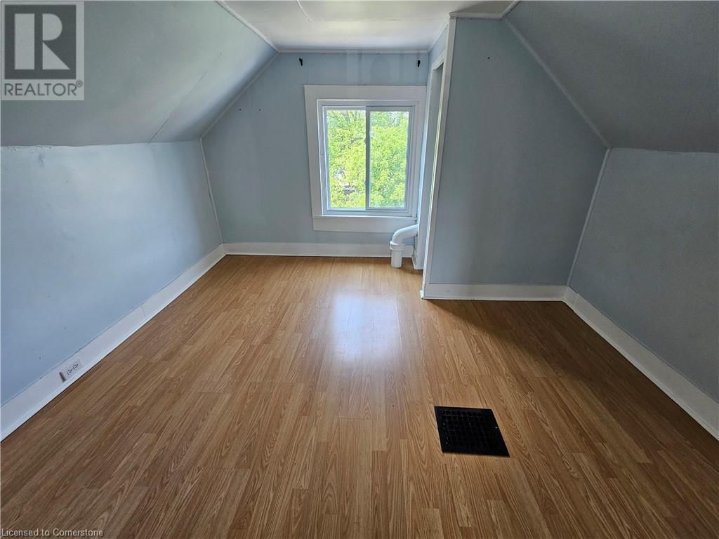 56 CAMERON STREET NORTH Image 11