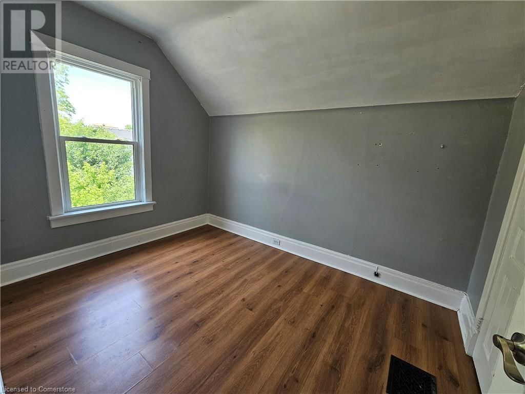 56 CAMERON STREET NORTH Image 7