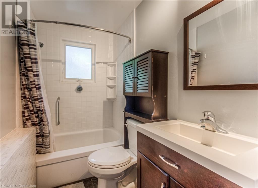 553 TEAKWOOD DRIVE Image 10
