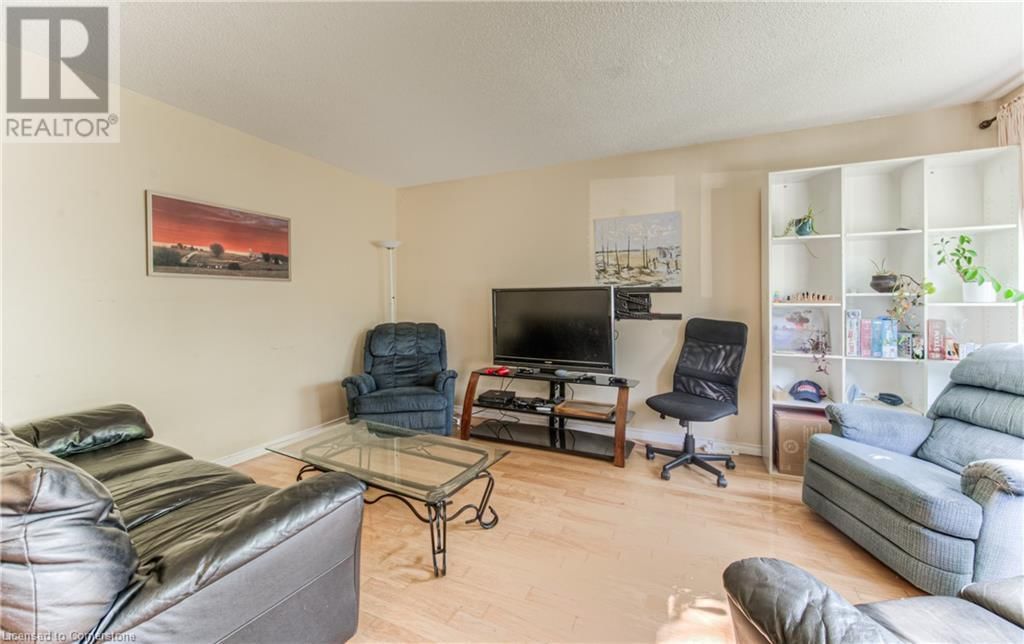 553 TEAKWOOD DRIVE Image 7