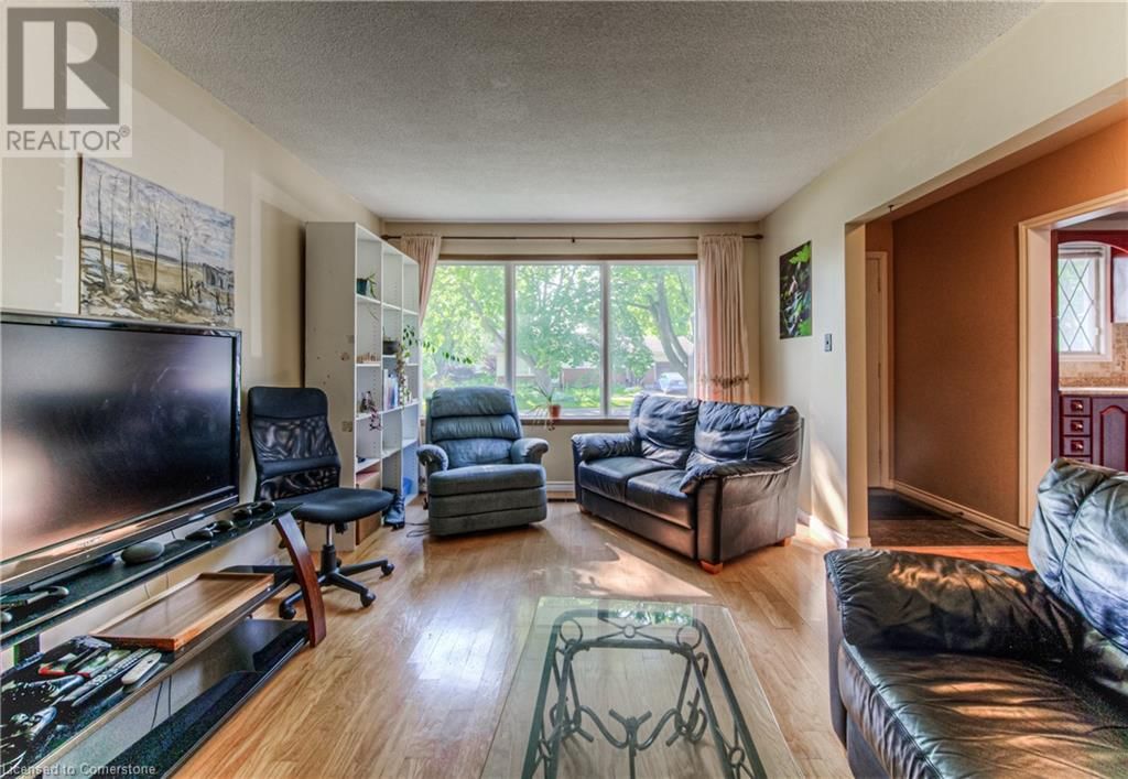 553 TEAKWOOD DRIVE Image 8
