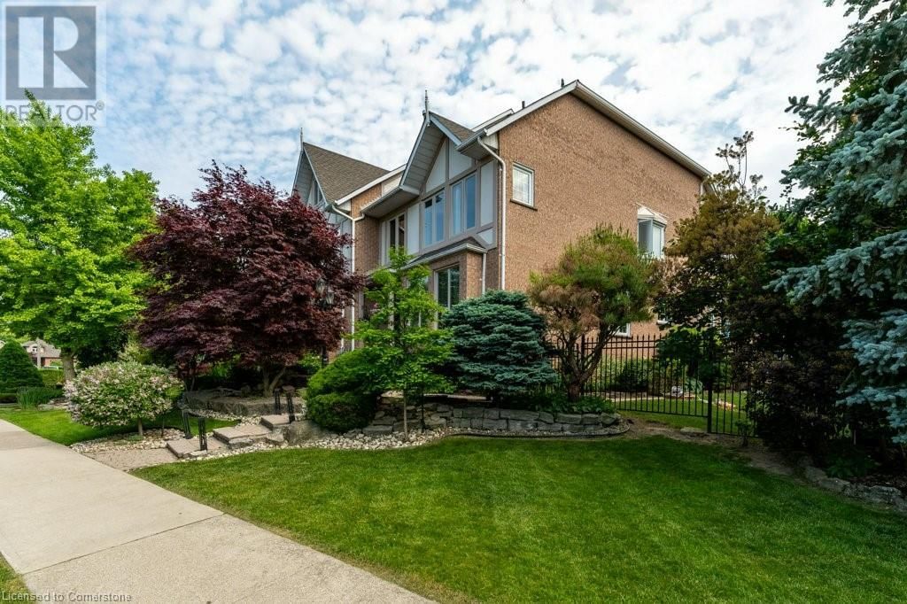 90 WATERFORD CRESCENT Image 3