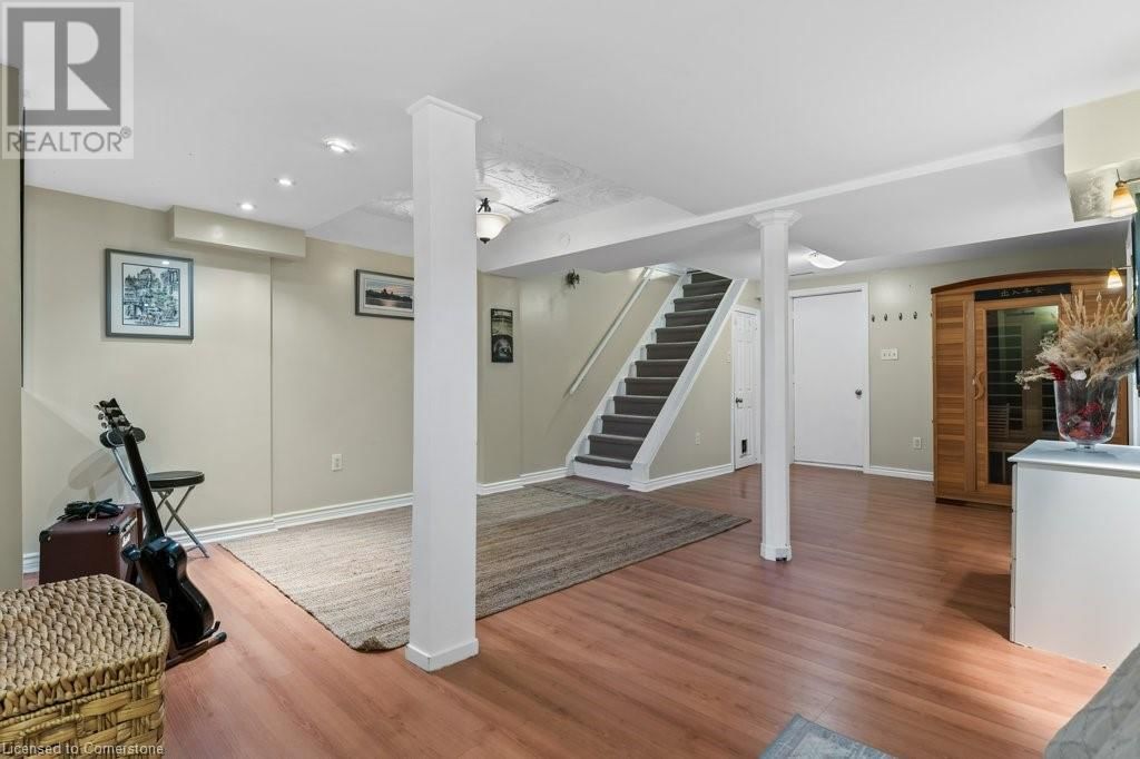 90 WATERFORD CRESCENT Image 35