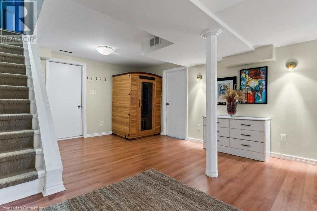 90 WATERFORD CRESCENT Image 37