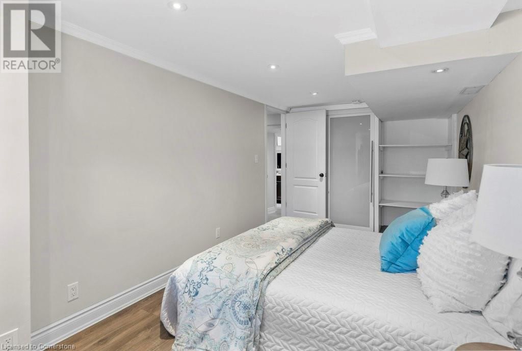 468 SPARLING CRESCENT Image 30