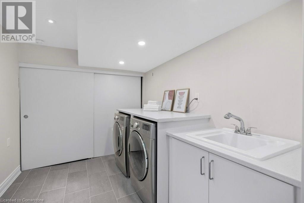 468 SPARLING CRESCENT Image 33