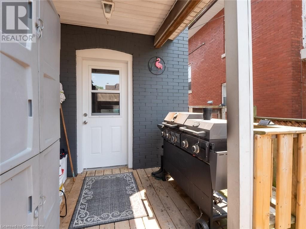48 GROVE STREET Image 31