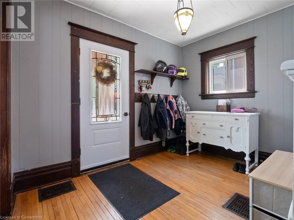 48 GROVE STREET Image 4
