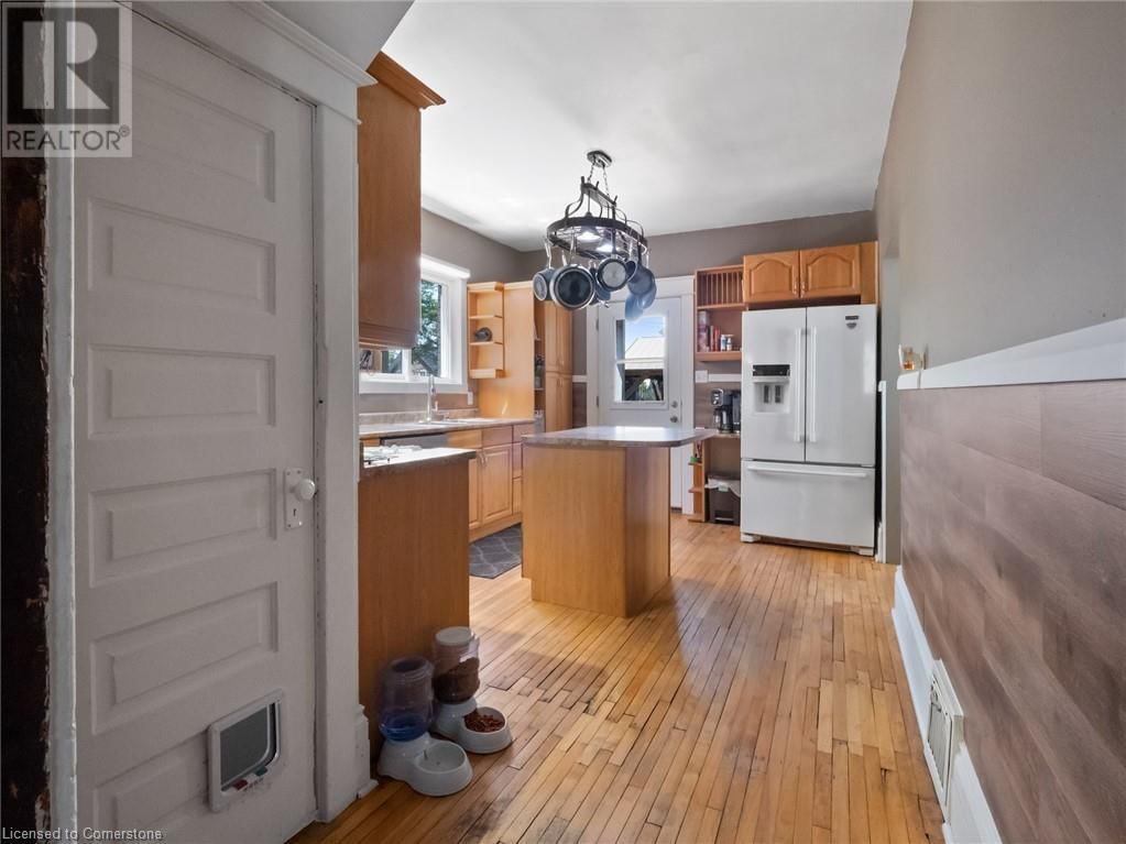 48 GROVE STREET Image 6
