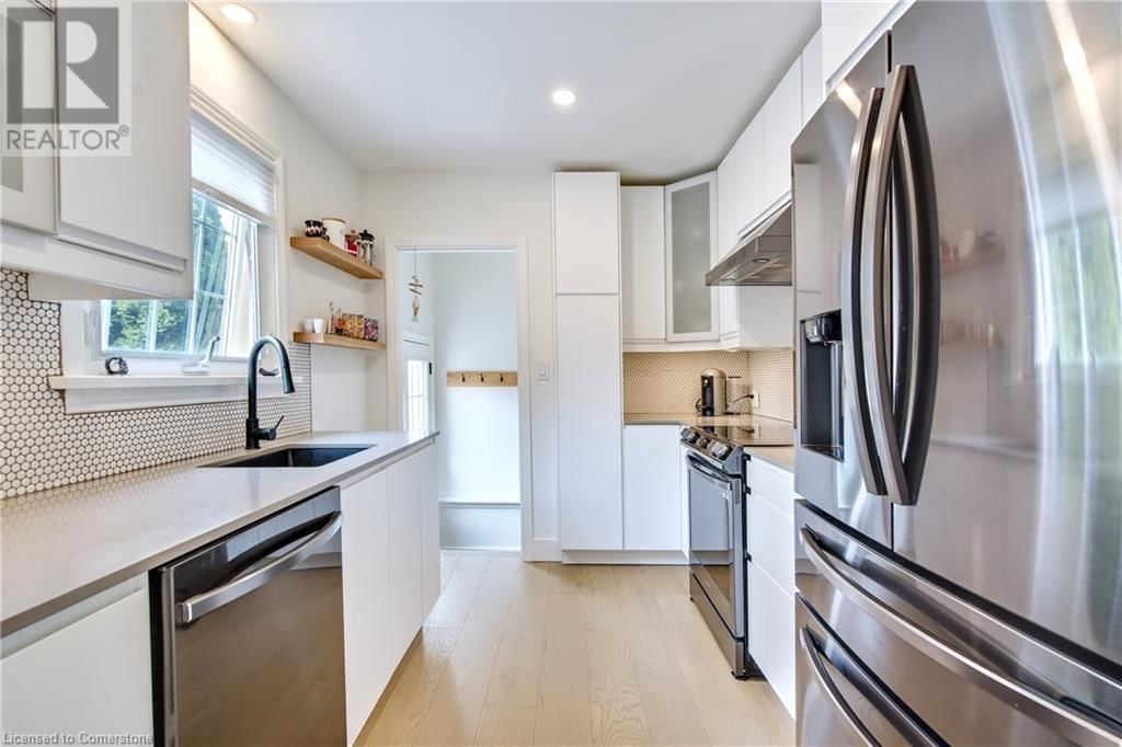 38 ALBANY DRIVE Image 10