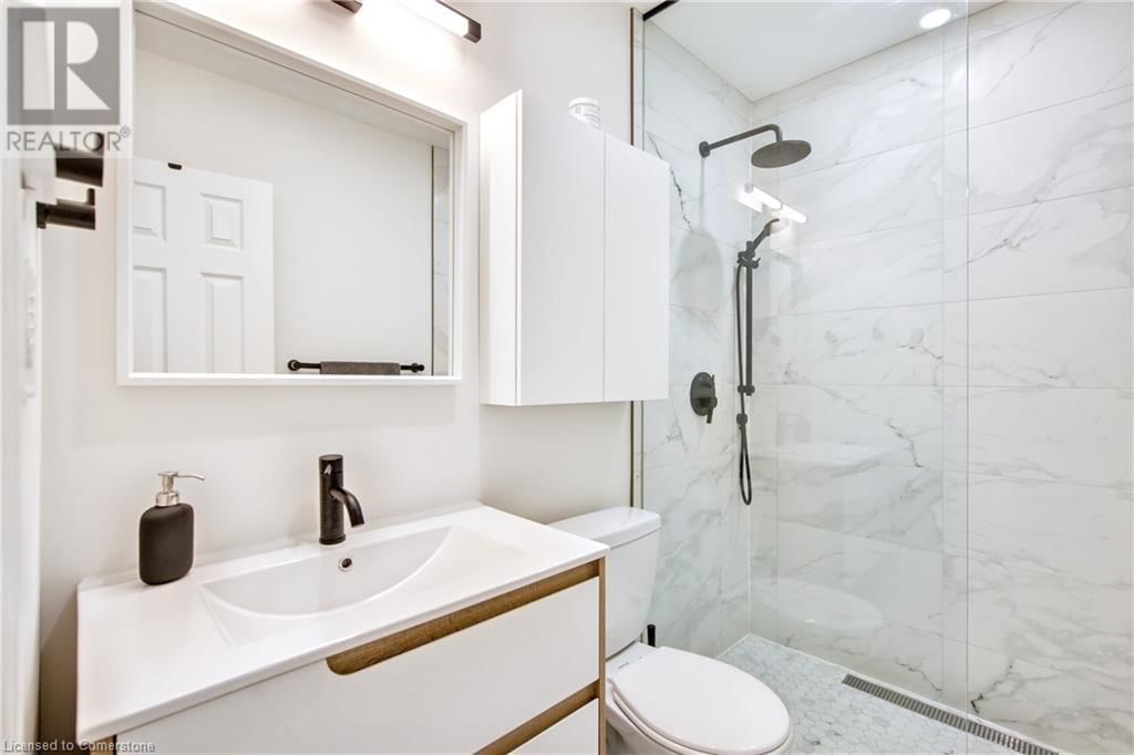 38 ALBANY DRIVE Image 18