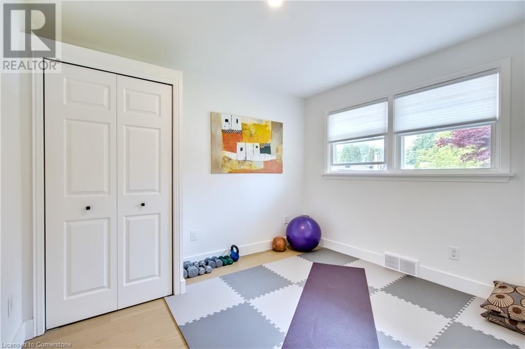 38 ALBANY DRIVE Image 19