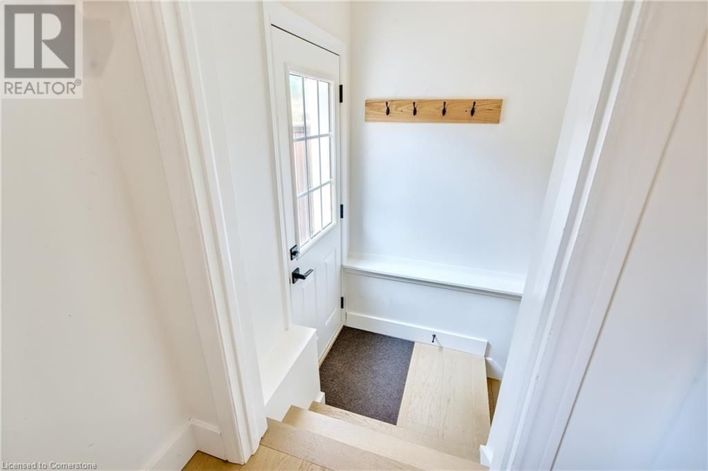 38 ALBANY DRIVE Image 21