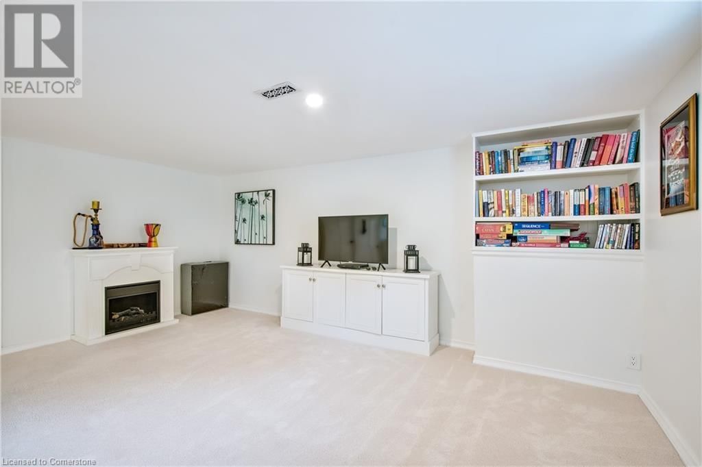 38 ALBANY DRIVE Image 23