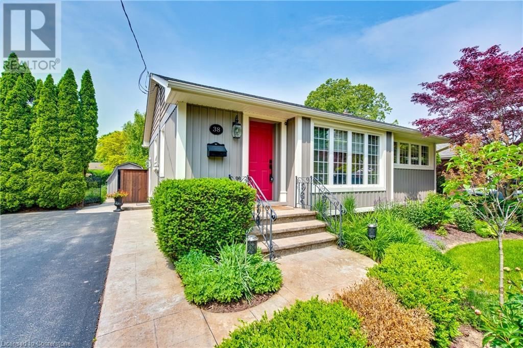 38 ALBANY DRIVE Image 3