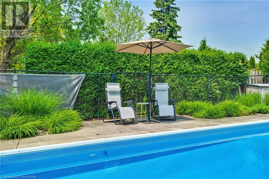 38 ALBANY DRIVE Image 32